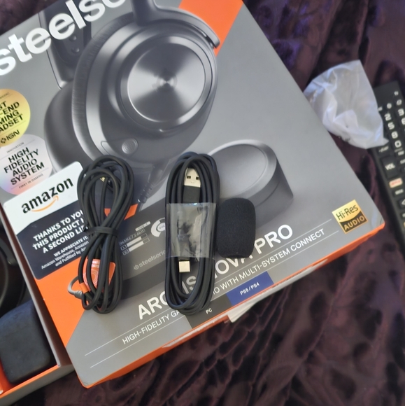 Steelseries arctis nova pro wired Multi-System headset PC/PS5/PS4 - Picture 3 of 4